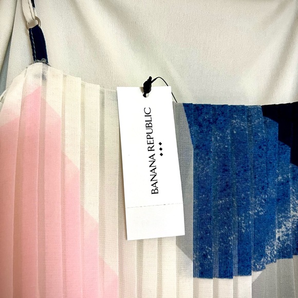 Banana Republic Pleated Geometric Maxi Dress in Pink, Navy & Gray - Picture 4 of 5